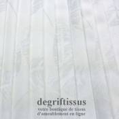 Dégriftissus vous propose ce tissu d'ameublement double face satiné blanc à fleurs striées Vous allez pouvoir agrémenter votre 
