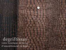 Ecorse chocolat Dégriftissus vous propose ce tissu d'ameublement écorce d'arbre marron, tissage velours chenillé de très belle q