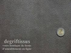 Dégriftissus vous propose ce tissu d'ameublement cuir marron bronze, imitation cuir pleine fleur épaisse, doublé polaire, souple