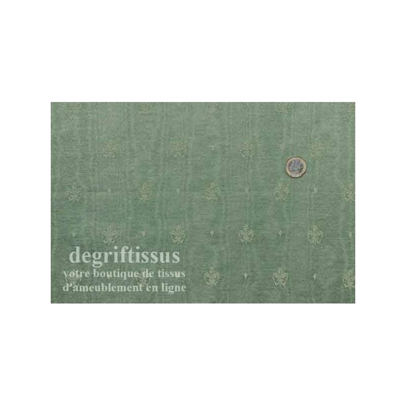 Satin d'ameublement tissé vert à fleurs de lys Dégriftissus vous propose ce tissu d'ameublement vert avec fleurs de lys. Tissage