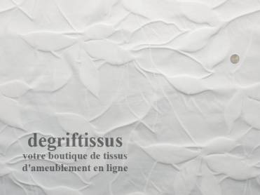 Satin d&#039;ameublement tissé gauffré blanc Dégriftissus vous propose ce tissu d&#039;ameublement satiné gaufré blanc Très beau tissu d&#039;a