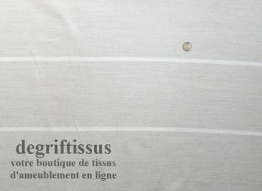Dégriftissus vous propose ce tissu d&#039;ameublement couleur lin rayé blanc, tissé Jacquard de belle épaisseur, doublé latex, avec b