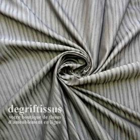 Degrif Tissus vous propose ce tissu d&#039;ameublement rayé gris Superbe tissu d&#039;ameublement tissé Jacquard satiné, avec de belles nu