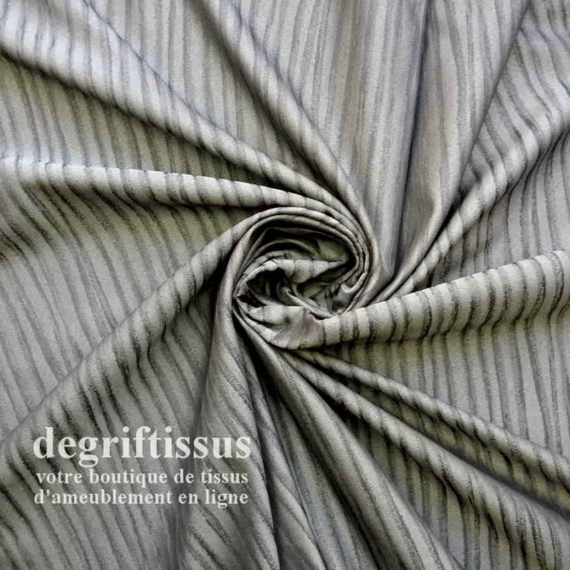 Degrif Tissus vous propose ce tissu d'ameublement rayé gris Superbe tissu d'ameublement tissé Jacquard satiné, avec de belles nu