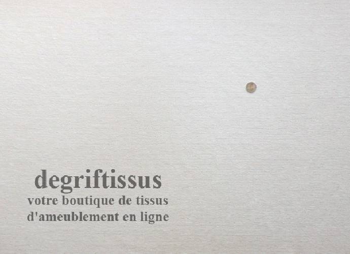 Dégriftissus vous propose ce tissu d&#039;ameublement velours chenillé blanc Tissu d&#039;ameublement de belle épaisseur, très résistant, 