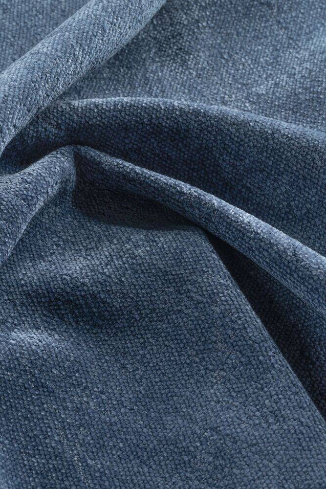 606