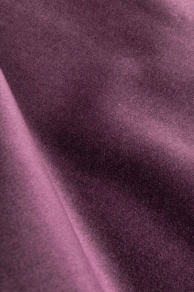 702