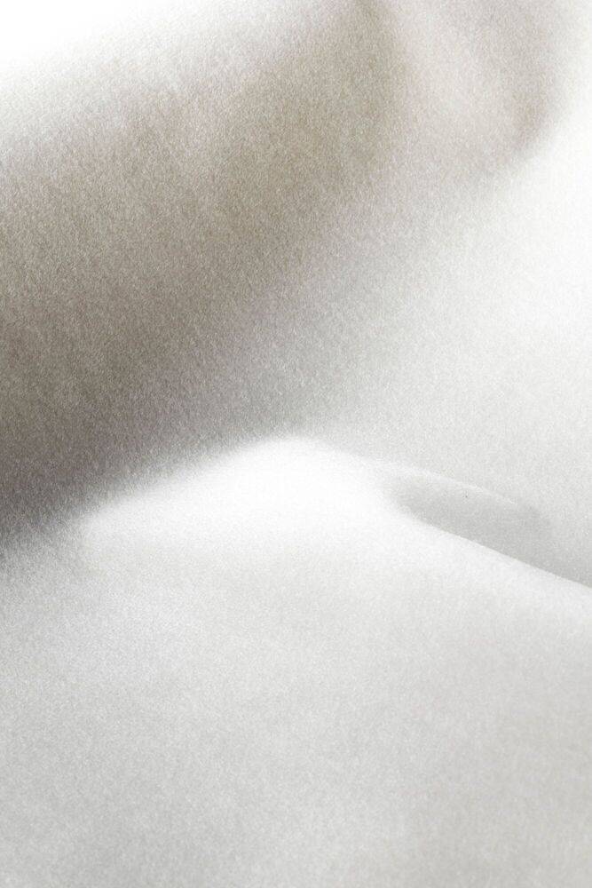 907