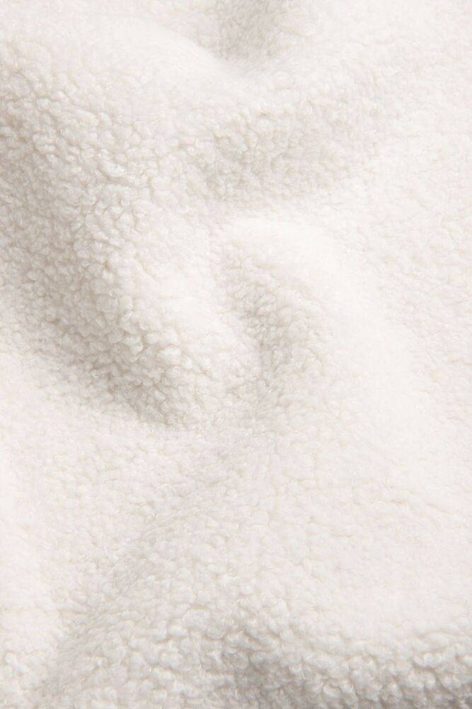 900