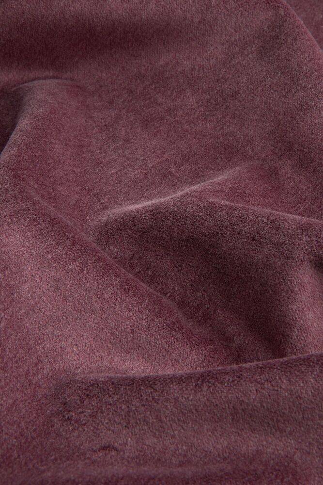 706