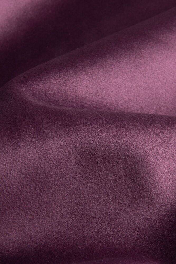 702