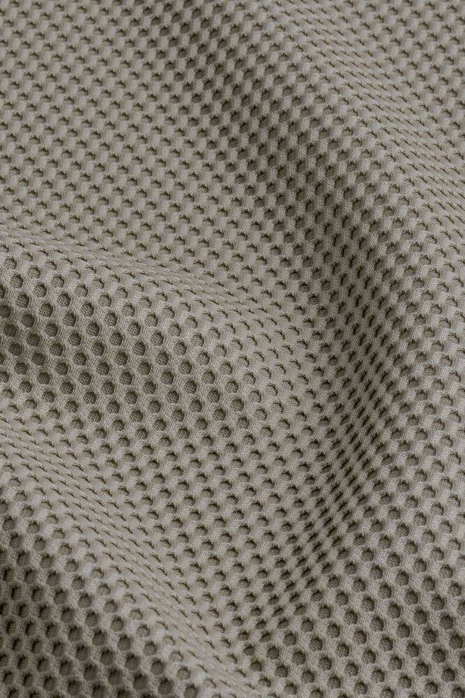 902