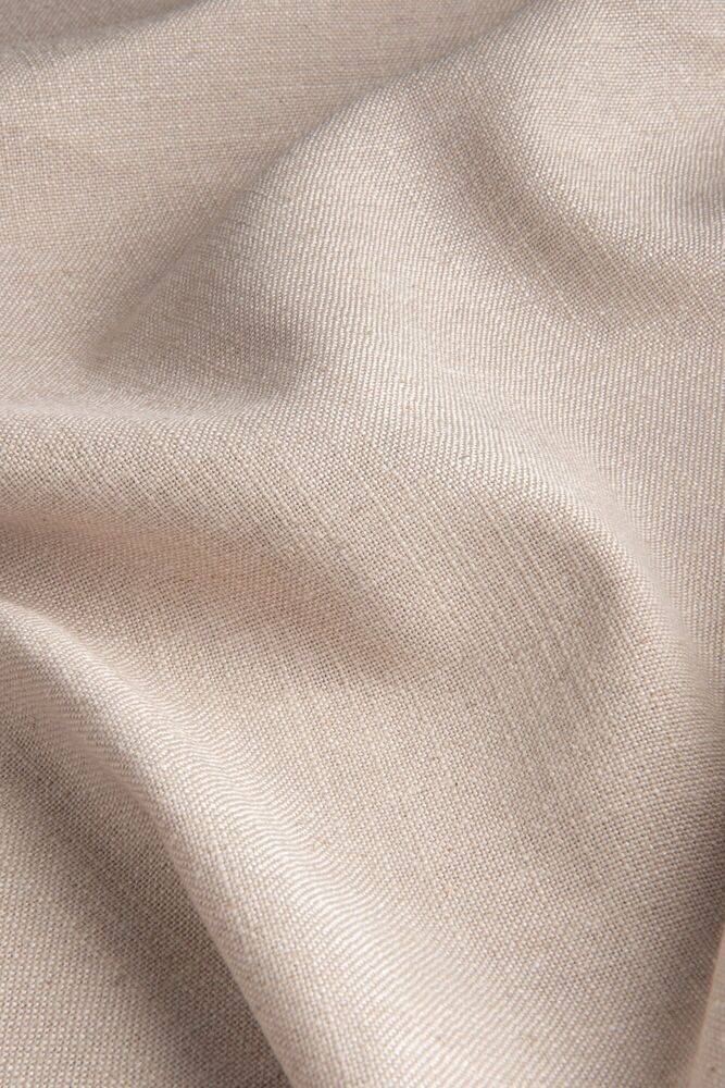 906