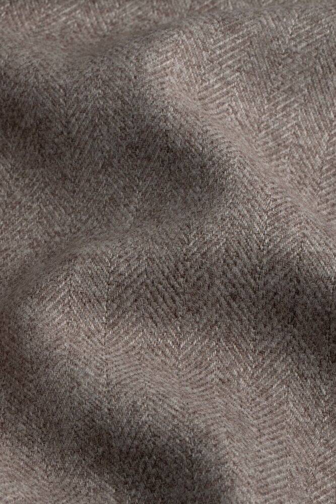 902
