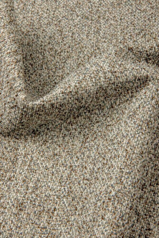 605