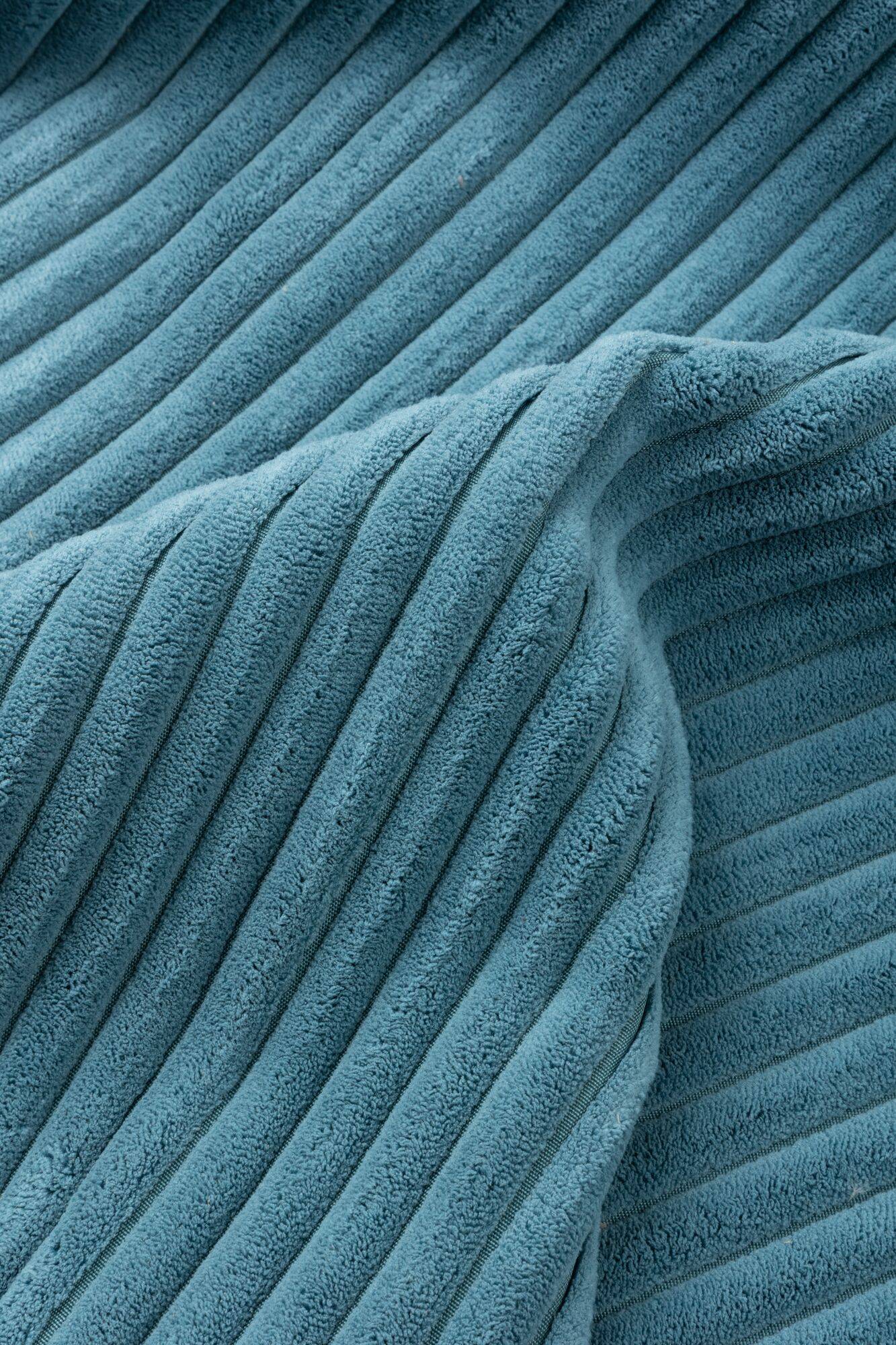 601
