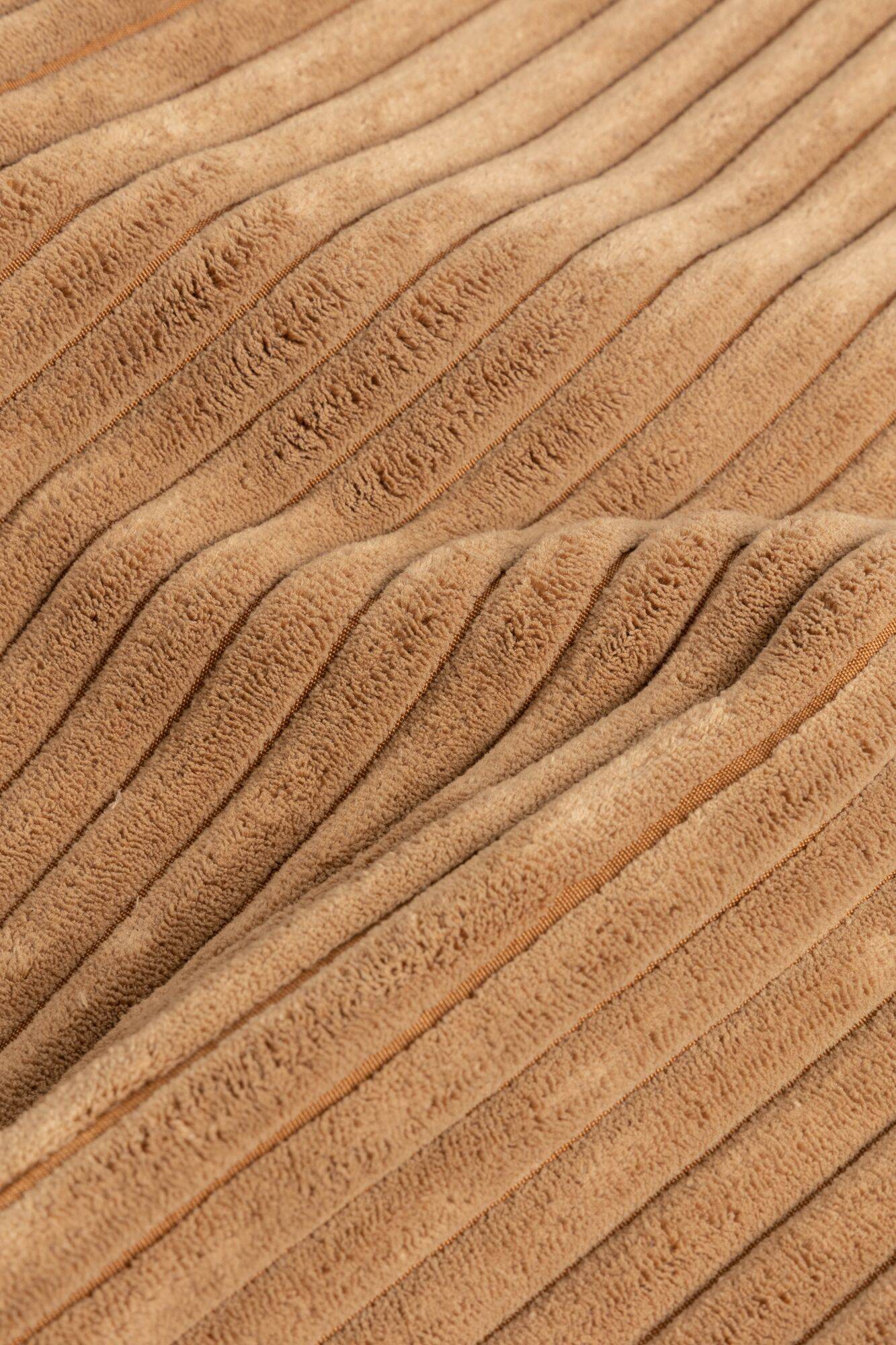 902