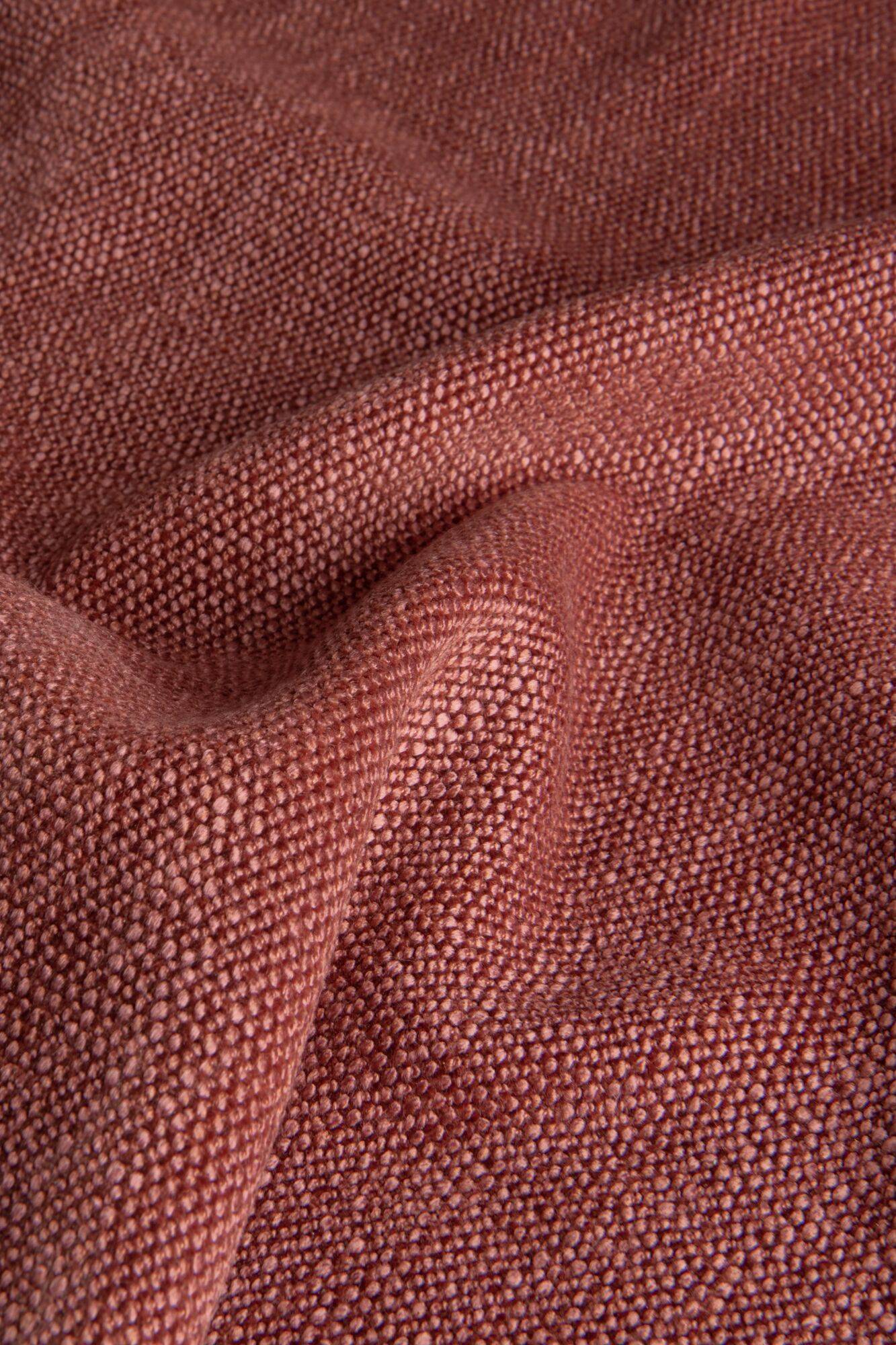 305