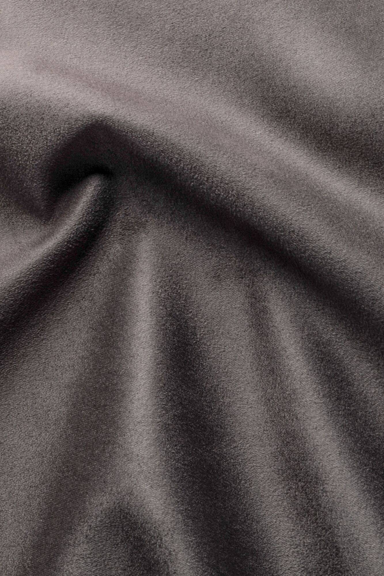 819