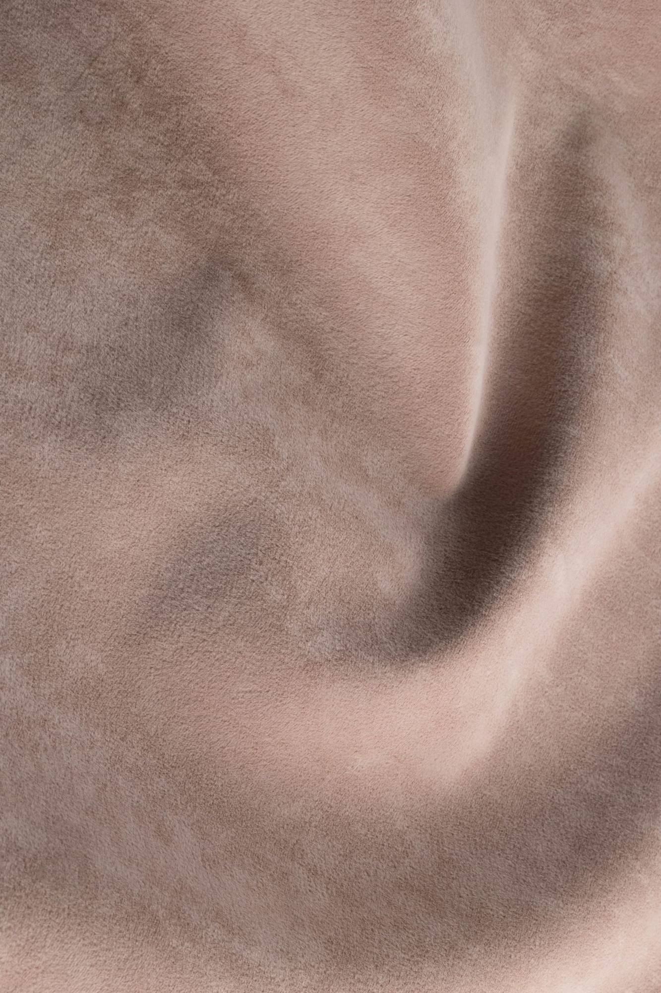 701