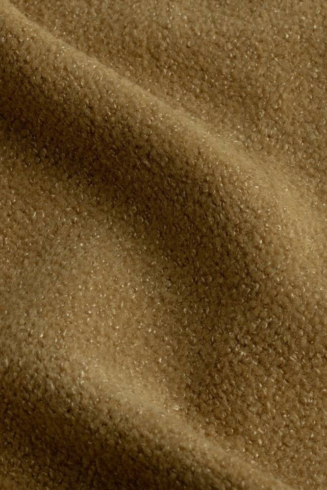402