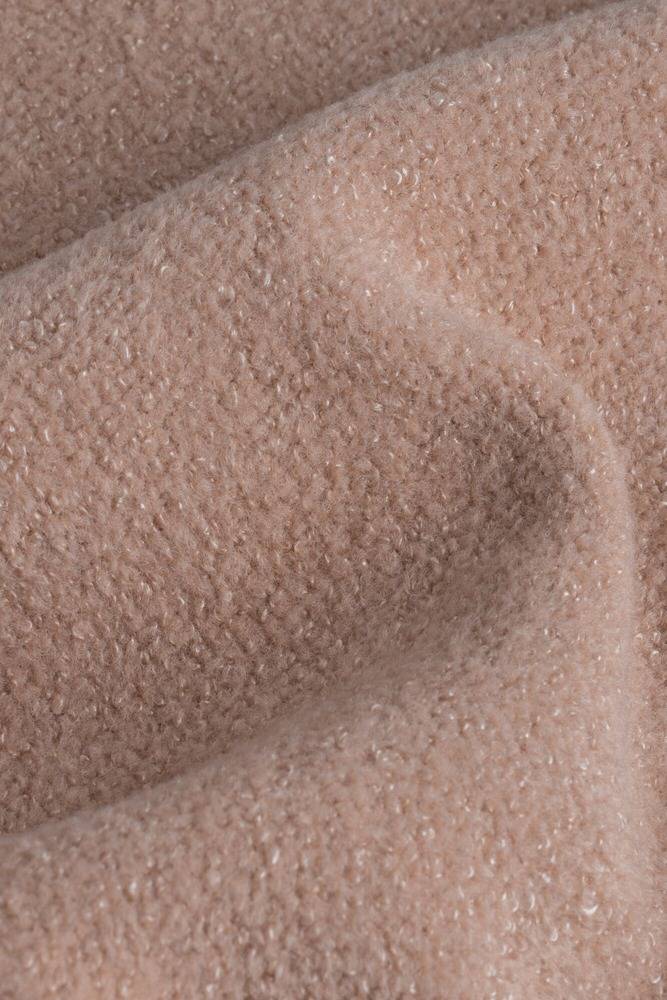 702