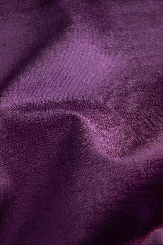 706